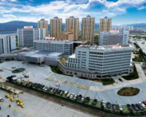 都2024年了，你还没穿上“分趾鞋”？时髦显脚小，谁穿谁好看