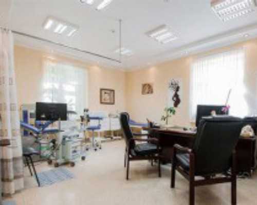 济南哪里找代怀,我想咨询一下，试管婴儿怎么做？手术费多少，体质差的人能